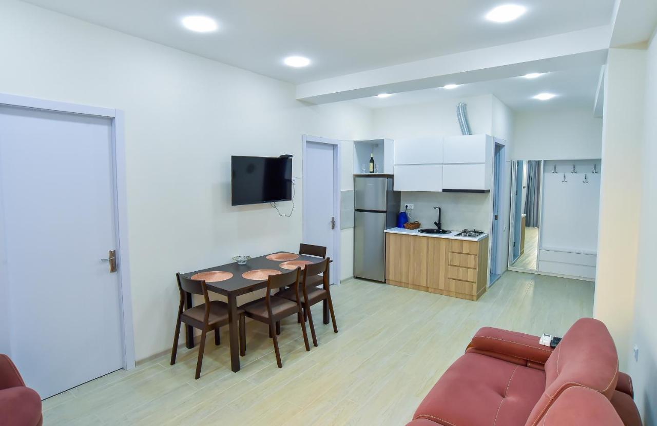 Valkhida'S Apartment Koetaisi Buitenkant foto