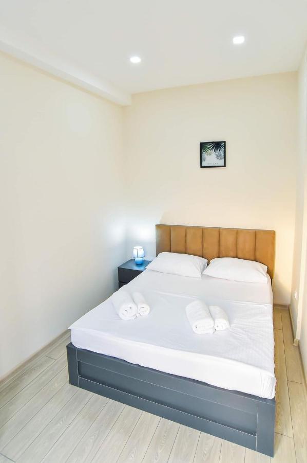 Valkhida'S Apartment Koetaisi Buitenkant foto