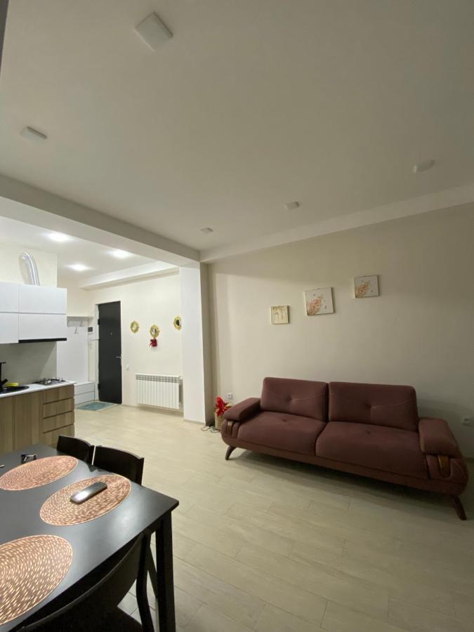 Valkhida'S Apartment Koetaisi Buitenkant foto